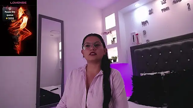 MelissaRhodes online show from September 26, 2025, 8:05 pm