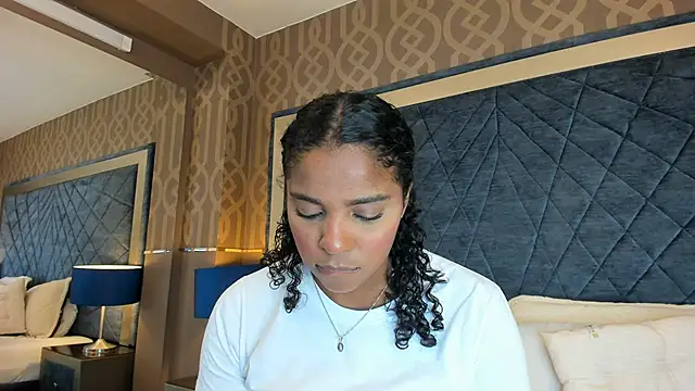 LisaMendez online show from August 6, 2026, 11:11 pm