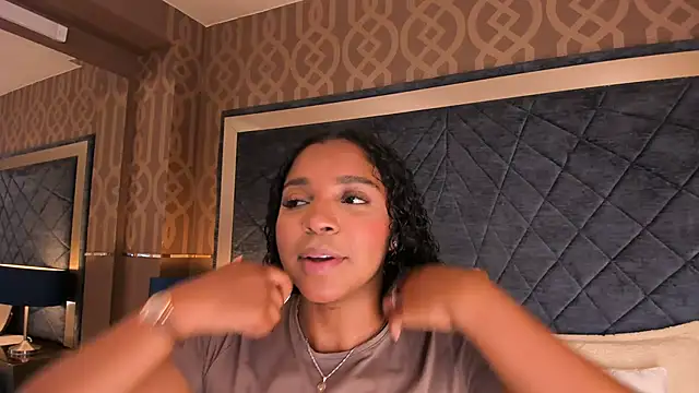LisaMendez online show from July 2, 2026, 11:11 pm