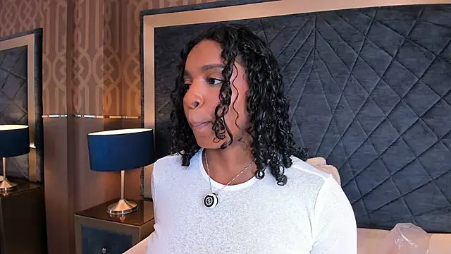 LisaMendez online show from July 10, 2026, 4:23 am