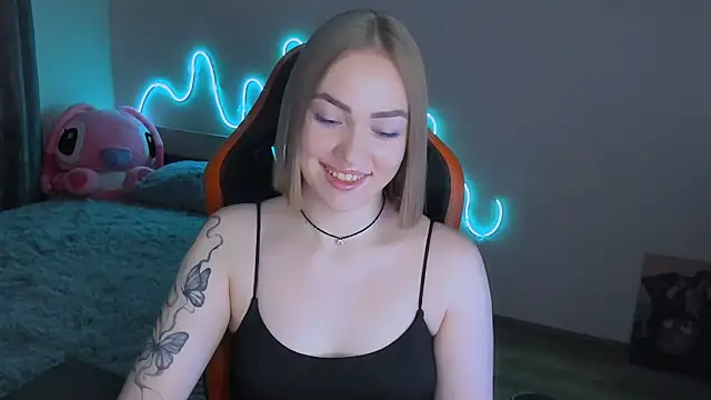 LaraKrein lk online show from March 16, 2026, 1:04 pm