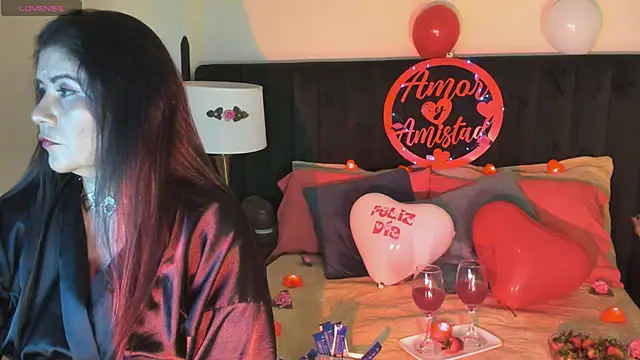 kiraGeiner online show from September 20, 2025, 4:45 pm