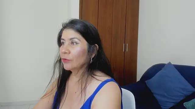 kiraGeiner online show from June 23, 2026, 1:03 am
