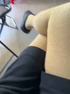 sharon-Hanna online show from December 14, 2025, 1:45 am