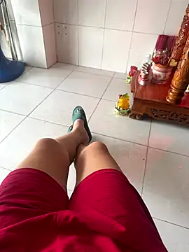 sharon-Hanna online show from November 10, 2025, 1:43 am