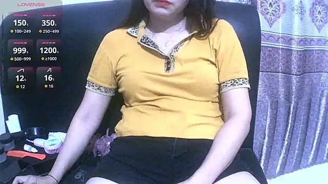 Snapshot of Owe_chan chatting on July 1, 2026, 9:42 am Owe chan online show from July 1, 2026, 9:42 am