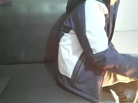 Owe chan online show from January 5, 2026, 11:41 pm