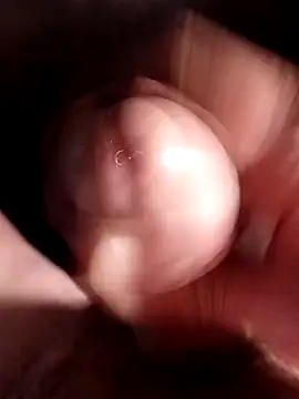 69dagosto online show from December 18, 2025, 6:12 pm