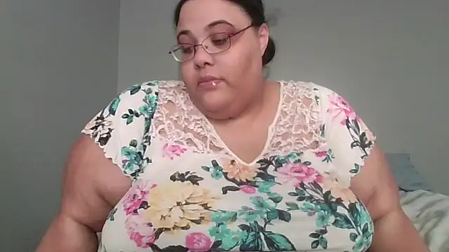 SexyBBW10790 online show from May 3, 2026, 2:09 pm