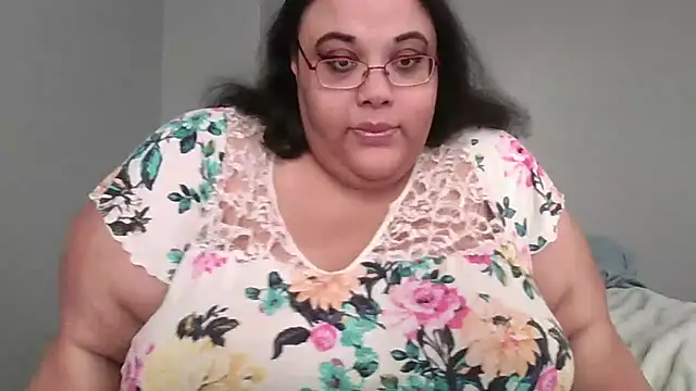 SexyBBW10790 online show from April 24, 2026, 2:08 pm