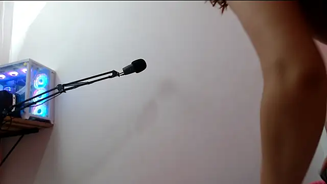 Snapshot of bdsmforever18 chatting on February 12, 2026, 2:00 am bdsmforever18 online show from February 12, 2026, 2:00 am