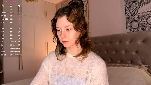 IrisPurrphy online show from November 11, 2025, 5:08 pm