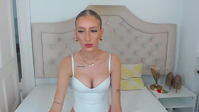 Snapshot of NatalieSensual chatting on June 19, 2026, 9:04 am NatalieSensual online show from June 19, 2026, 9:04 am