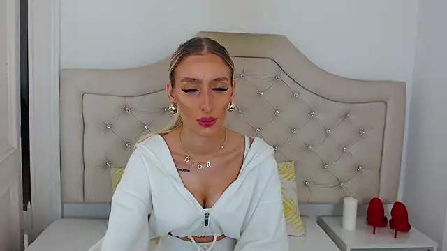 NatalieSensual online show from October 8, 2025, 7:10 am