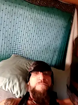 ShawnandDani7074 online show from November 4, 2025, 8:23 pm