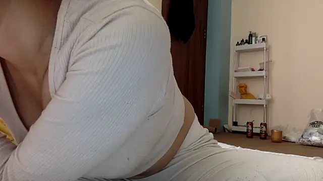 Snapshot of tutu101 chatting on April 6, 2026, 11:00 am tutu101 online show from April 6, 2026, 11:00 am