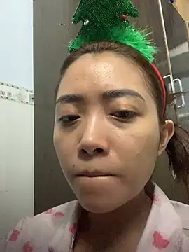 Snapshot of Minee1202 chatting on February 10, 2026, 12:42 am Minee1202 online show from February 10, 2026, 12:42 am