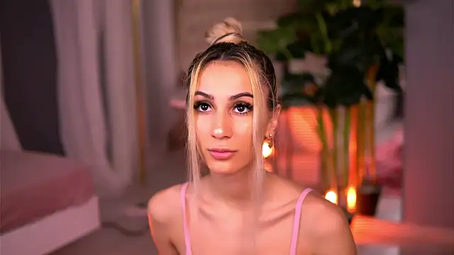 AwaLynch online show from March 13, 2026, 4:28 am