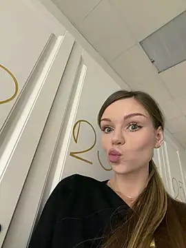 MarilynNova online show from January 17, 2026, 4:16 am