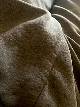 MuzzyFacing online show from November 26, 2025, 10:26 am