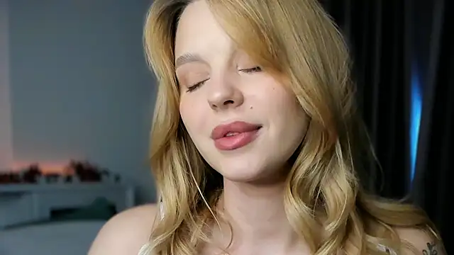 LilyFlamee online show from January 7, 2026, 4:17 am