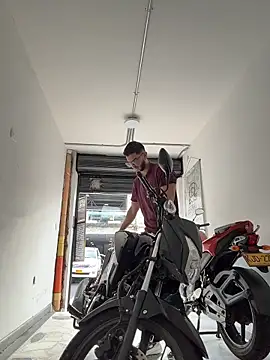 milosky00 online show from February 3, 2026, 12:21 pm