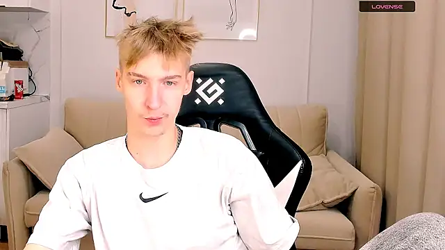 MrSexyCum4U online show from October 21, 2025, 12:04 pm