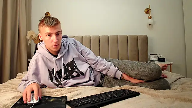 MrSexyCum4U online show from September 14, 2025, 7:53 am