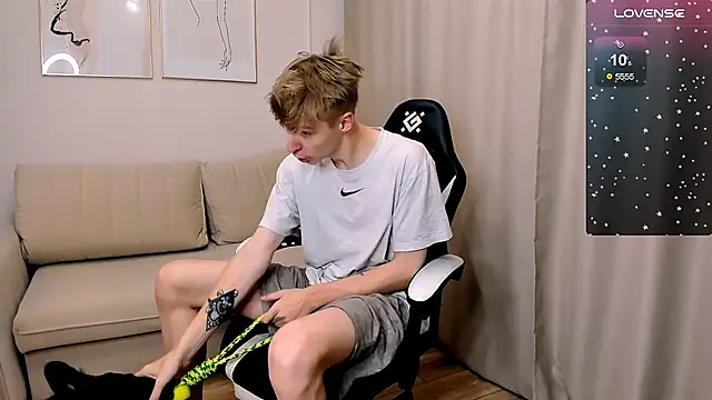 MrSexyCum4U online show from November 6, 2025, 10:52 am