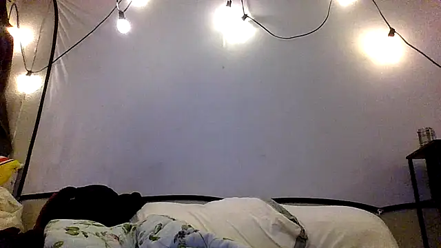 Triggerhappycj100 online show from May 6, 2026, 7:01 am