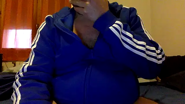 Snapshot of steve669_hot chatting on December 20, 2025, 7:44 am steve669 hot online show from December 20, 2025, 7:44 am