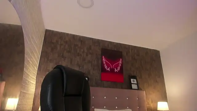 marian  stone online show from September 15, 2025, 7:14 pm