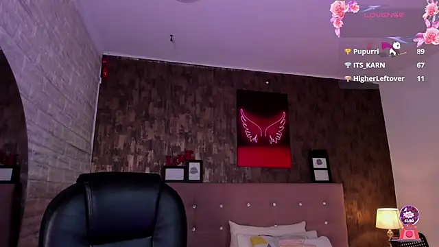 Snapshot of marian__stone chatting on February 7, 2026, 12:40 am marian stone online show from February 7, 2026, 12:40 am