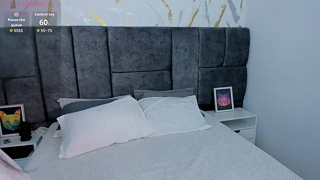 Astrid Velle online show from January 6, 2026, 3:32 am