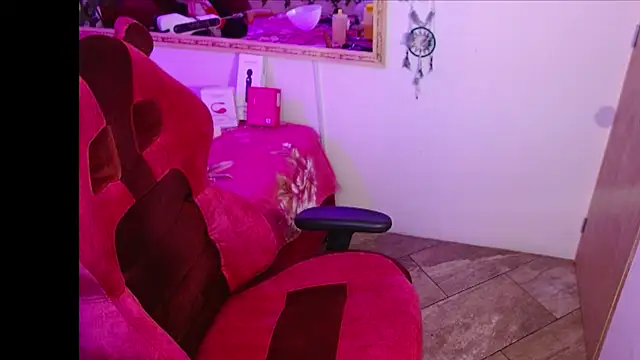 IVET CUTE1 online show from July 5, 2026, 4:19 am