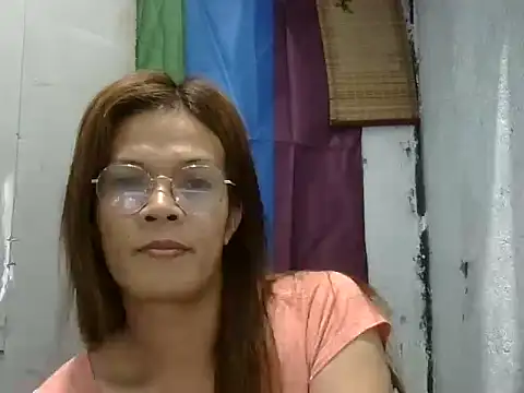 juicycum069 online show from May 5, 2026, 11:52 pm
