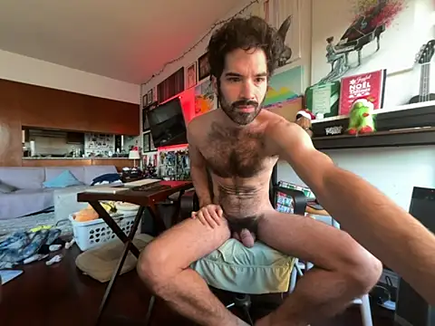 Pupscritch online show from November 24, 2025, 3:12 pm