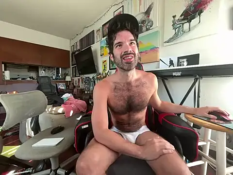 Pupscritch online show from May 11, 2026, 4:04 pm