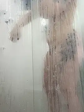 yumi-hot online show from March 27, 2026, 1:45 pm