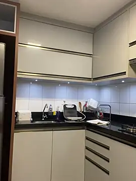 yumi-hot online show from April 3, 2026, 1:06 pm