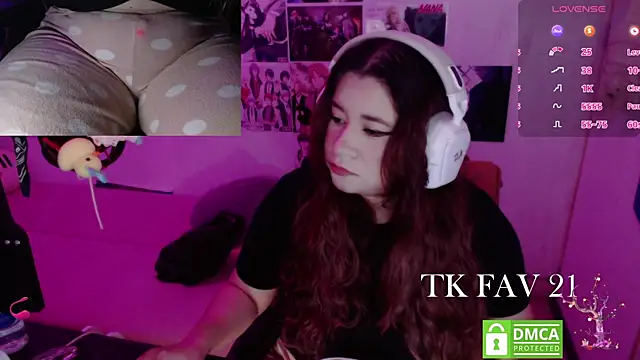 Pink girl0n online show from June 24, 2026, 11:35 pm