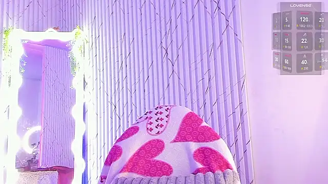 Snapshot of Naomy_tay1 chatting on March 21, 2026, 8:19 am Naomy tay1 online show from March 21, 2026, 8:19 am