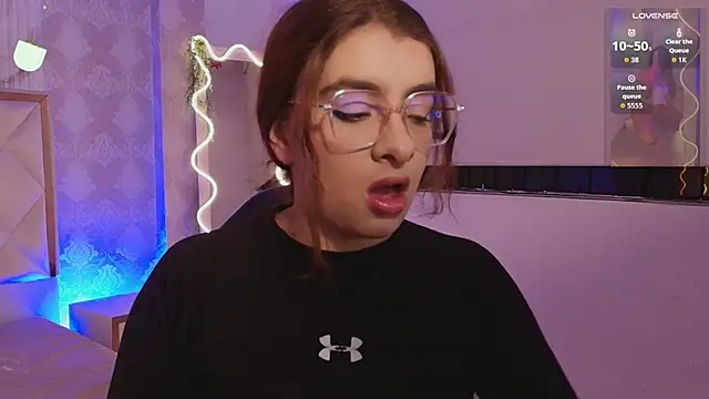 Snapshot of Naomy_tay1 chatting on February 5, 2026, 3:02 am Naomy tay1 online show from February 5, 2026, 3:02 am