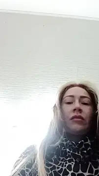 Reina Cummings online show from December 4, 2025, 5:39 am