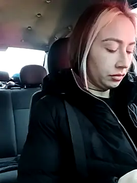 Reina Cummings online show from November 19, 2025, 6:02 am