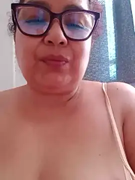 Snapshot of ladytropical1 chatting on March 22, 2026, 8:21 pm ladytropical1 online show from March 22, 2026, 8:21 pm