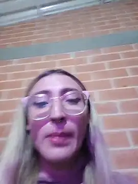 Andrea camilaaa online show from July 1, 2026, 4:02 am