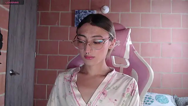 Andrea camilaaa online show from December 20, 2025, 12:41 pm