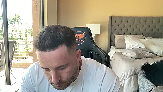 brettmycles28 online show from September 13, 2025, 6:52 pm