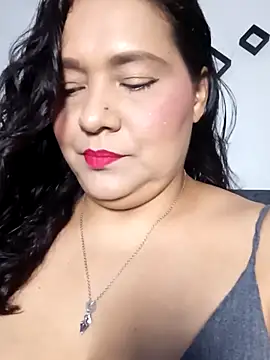 Laurasofia01 online show from October 2, 2025, 2:59 am